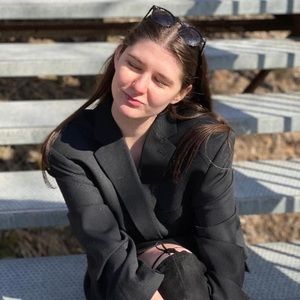 Meet your Posher, Julia